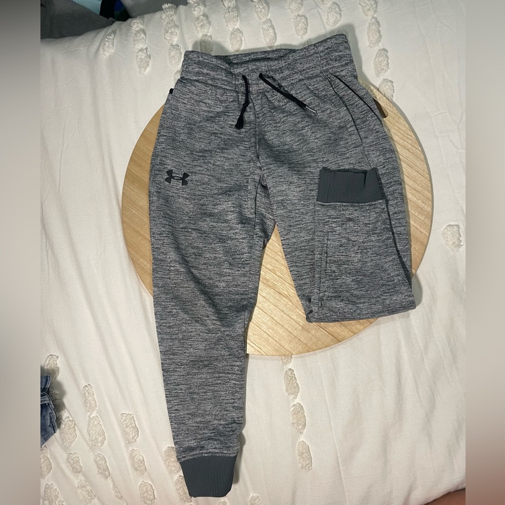 Under Armour sweatpants size YSM